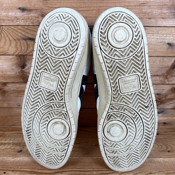 VEJA V 10 Trainers Size UK 9 Mens White Black Leather Lace Up Casual Low Shoes - Picture 8 of 13